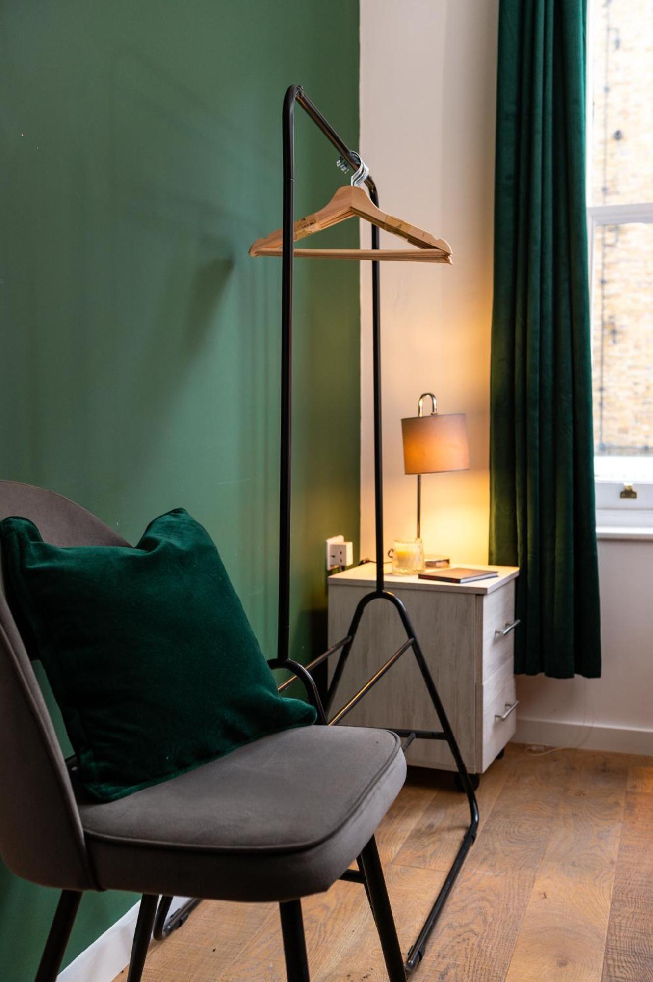 1br Stylish Flat By Hostarahomes, Near Liverpool Street, Prime Location, Sleeps Up To 4 Appartement Londen