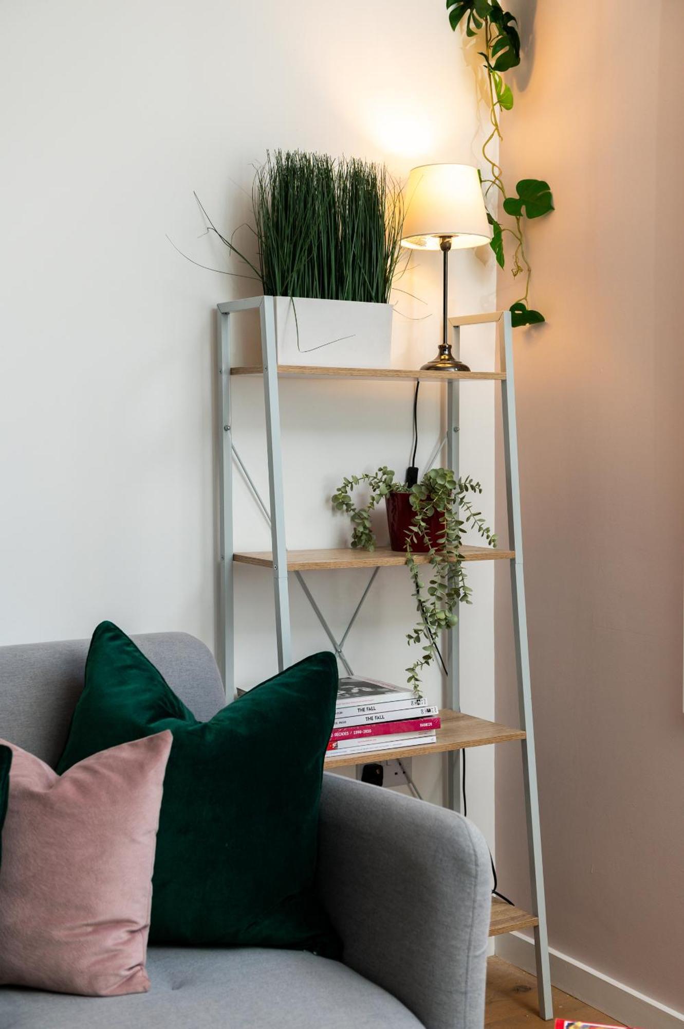 1br Stylish Flat By Hostarahomes, Near Liverpool Street, Prime Location, Sleeps Up To 4 Londen